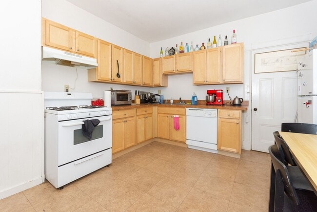 Photo - Fantastic 3 bed 1 Bath in Allston House