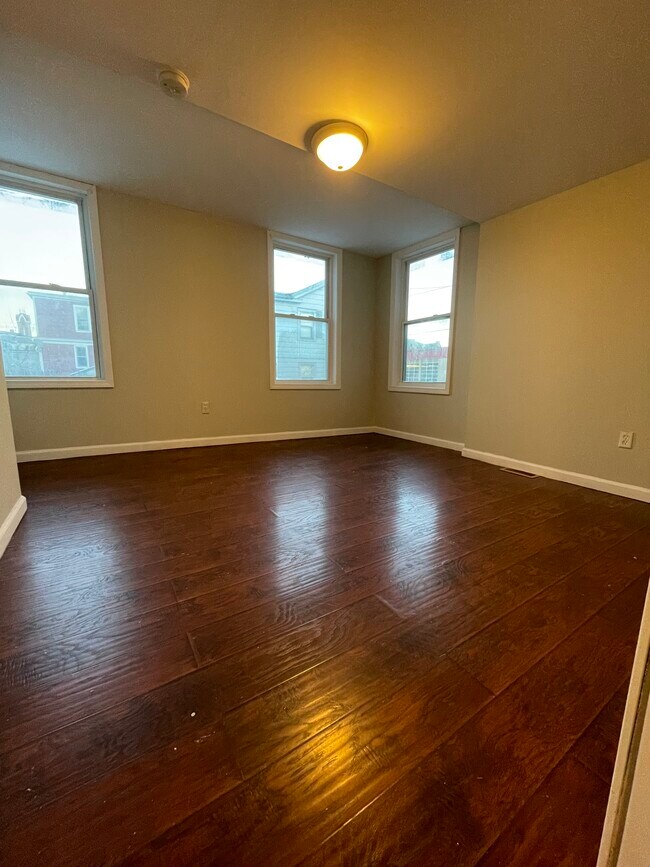 Foto del edificio - 316 W Gray St