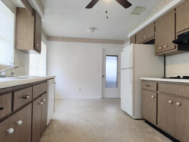 Foto del edificio - 1532 Nursery Rd