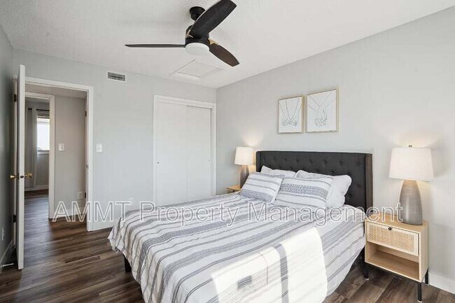 Building Photo - 743 Westwinds Dr