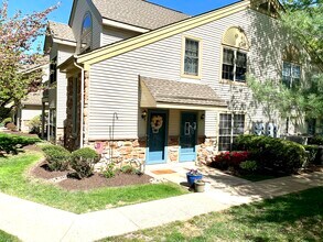 Building Photo - 1109 Foxmeadow Dr