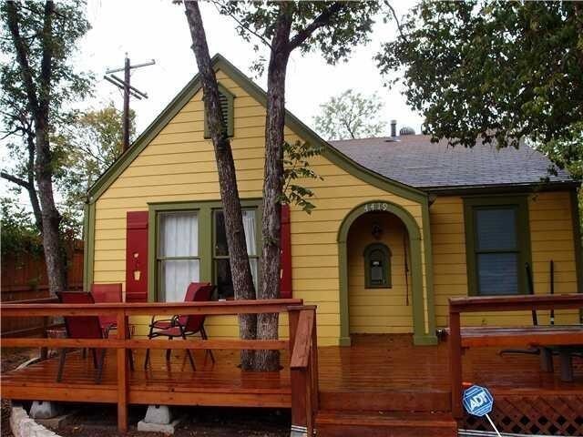 Primary Photo - 4419 Barrow Ave