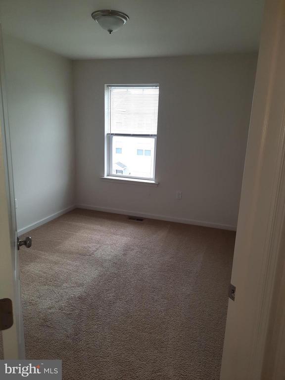 Building Photo - 807 Admiral's Quay Dr
