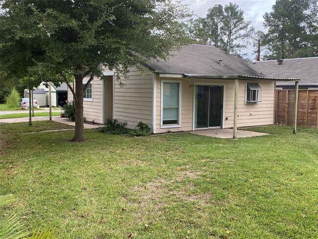 Foto del edificio - 12426 Woodlake Ln