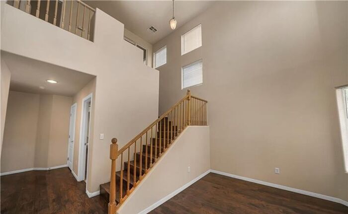 Foto del edificio - COMING SOON - Ready no later than Mid March