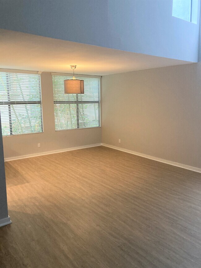 Foto del edificio - 1600 Camden Ave