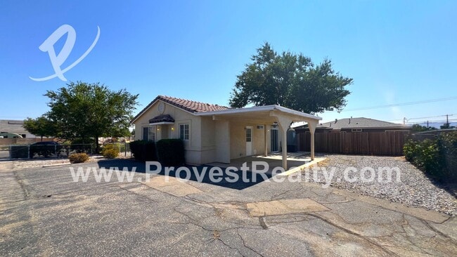 Building Photo - Spruce St 16319* / Spruce Street Investmen...