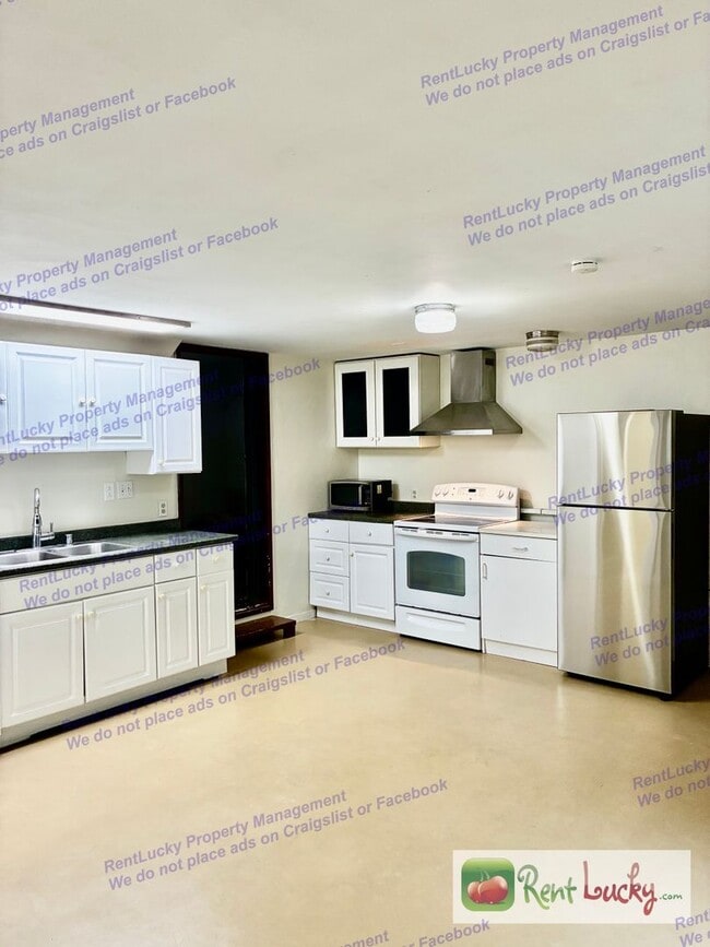 Building Photo - Private Studio w/Bonus Room | Fire pit | Storage Area | Maple Leaf Area