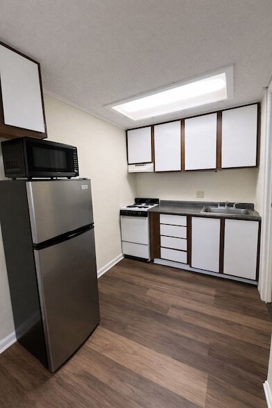 Foto del edificio - 2421 Madison St