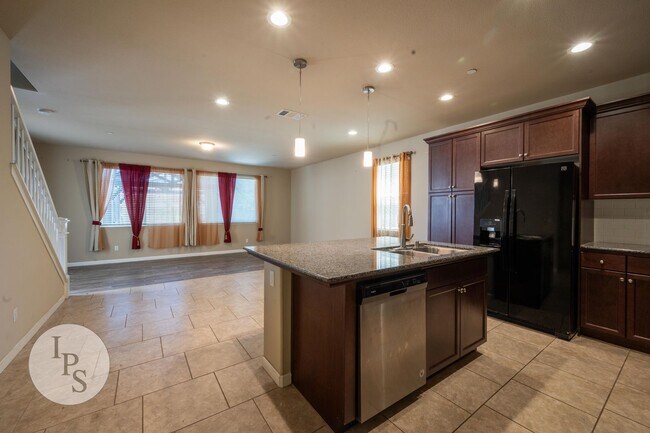 Foto del edificio - Fresno Westside Home, 5BR/3BA, Built 2018 – Great for Families