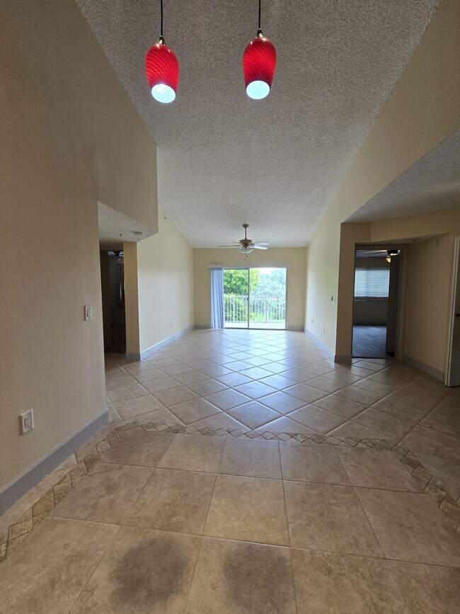 Building Photo - 5025 Wiles Rd