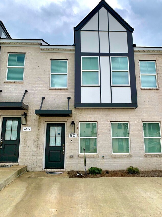 Primary Photo - Townhome at The Mill - Opelika