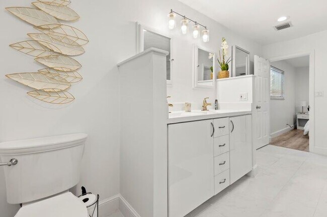 Foto del edificio - 921 SE 13th Ct