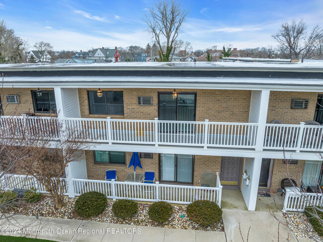 Building Photo - 119 Avery Ave