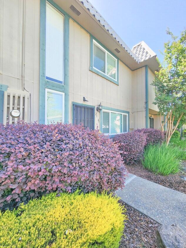 Foto principal - 2145 Cottage Way