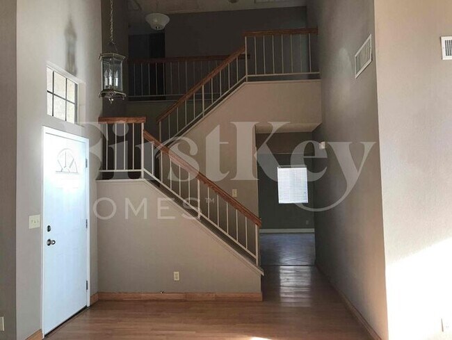 Foto del edificio - 419 Rutherford Cir