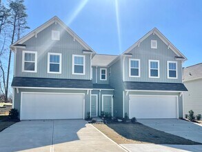 Building Photo - 119 Gaelic Dr
