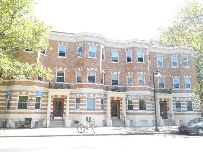 Foto del edificio - 389 Harvard St