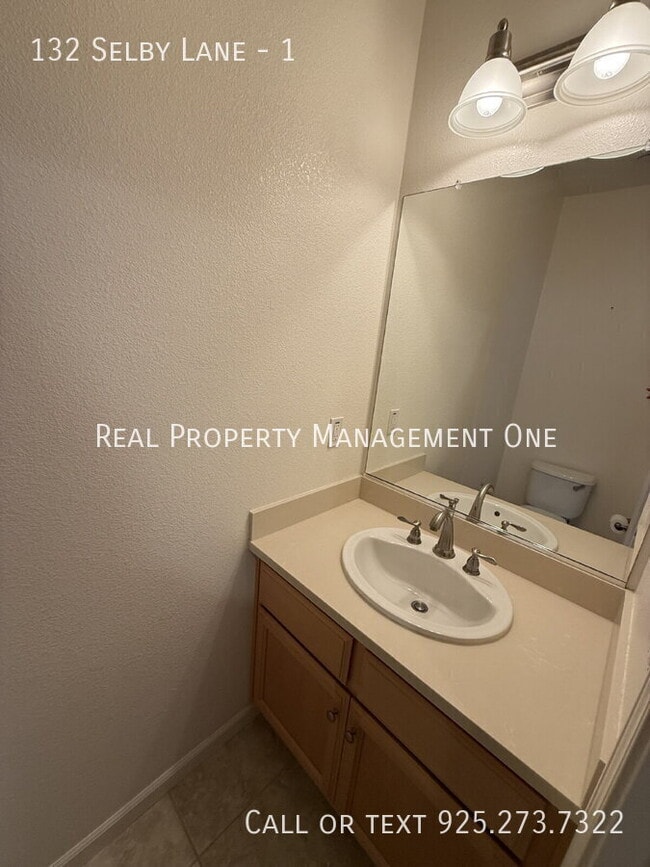 Building Photo - 132 Selby Lane