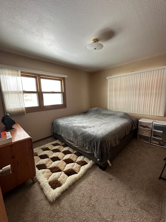 Foto del edificio - 413 Merriam Ave S