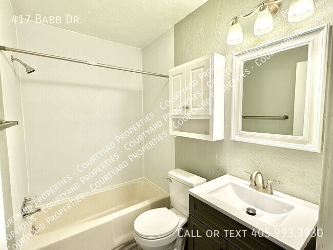 Foto del edificio - 417 Babb Dr