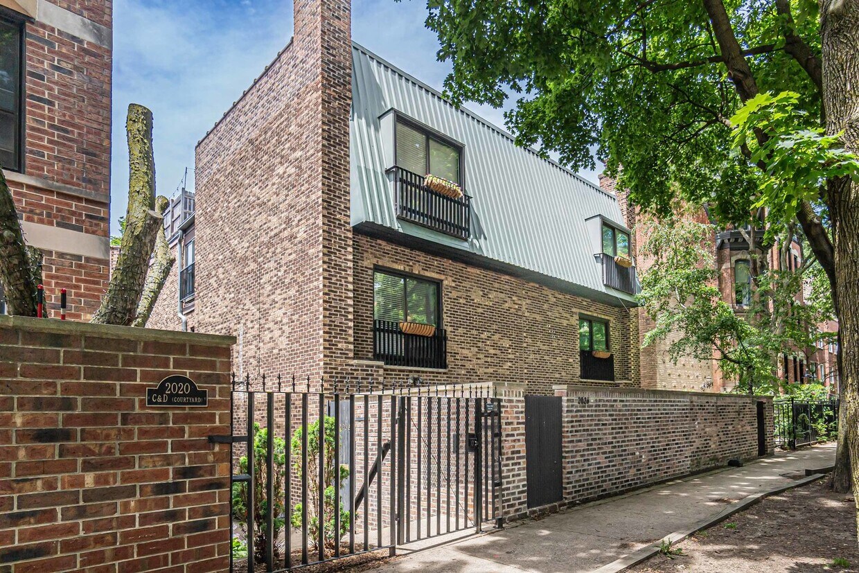 Primary Photo - 2026 N Cleveland Ave