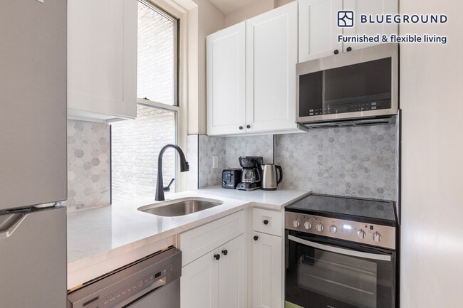 Building Photo - 77 Barrow St