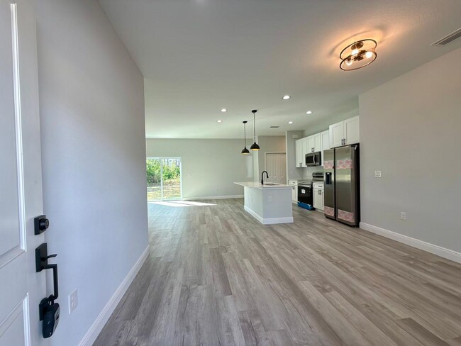 Foto del edificio - 5161 Churchill Rd