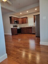 Building Photo - 946 Warren Ave