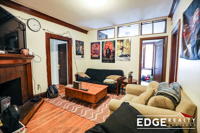 Building Photo - 25 Park Vale Ave