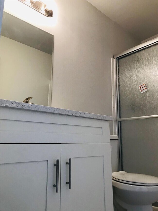 Building Photo - 2 bedroom in Pembroke Pines FL 33024