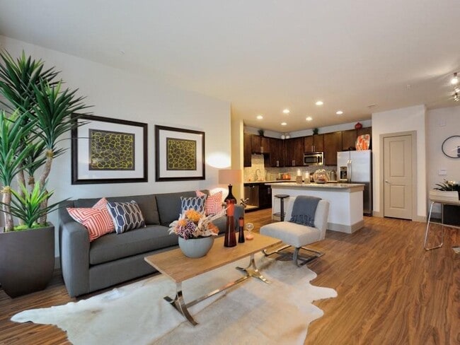 Photo - 5270 Town and Country Blvd Apartment