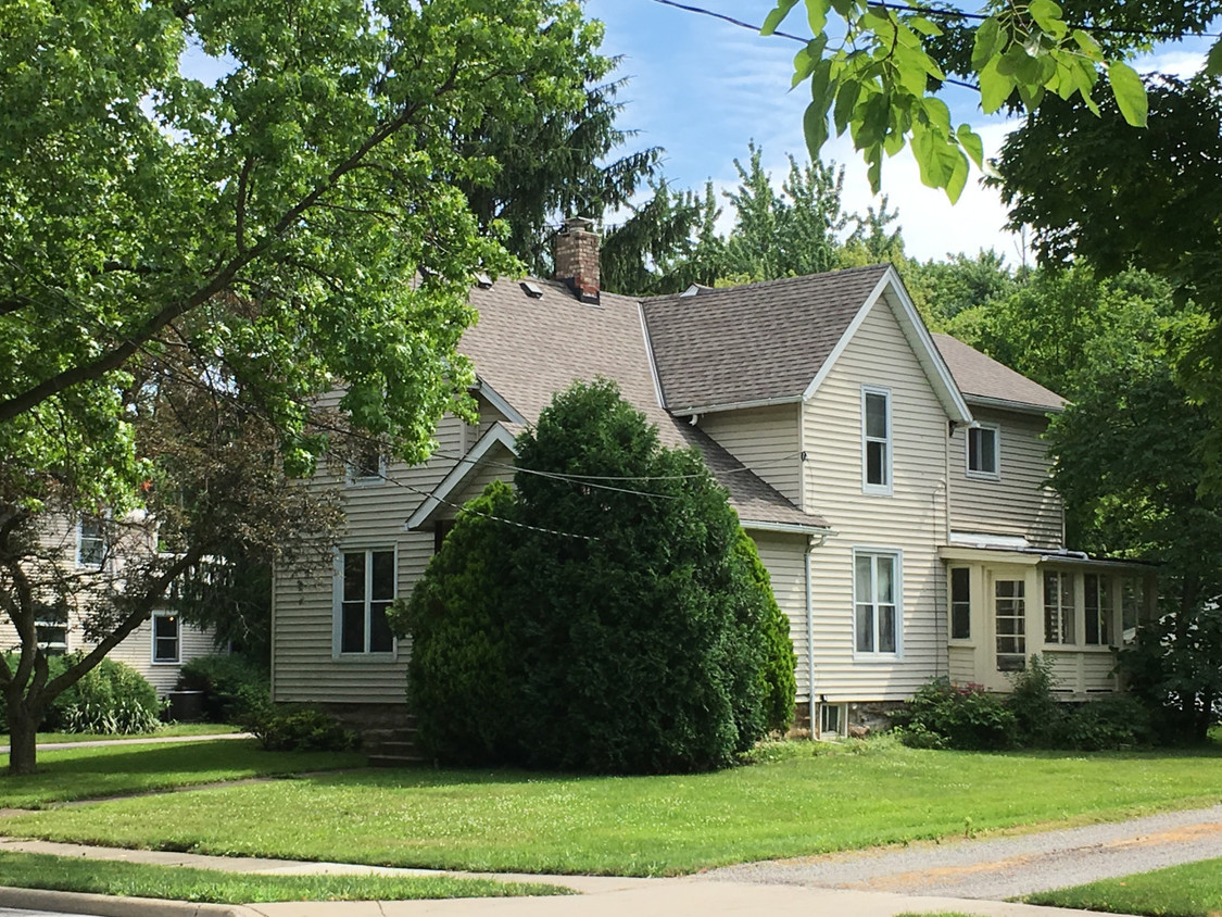 Primary Photo - 261 North Professor St.