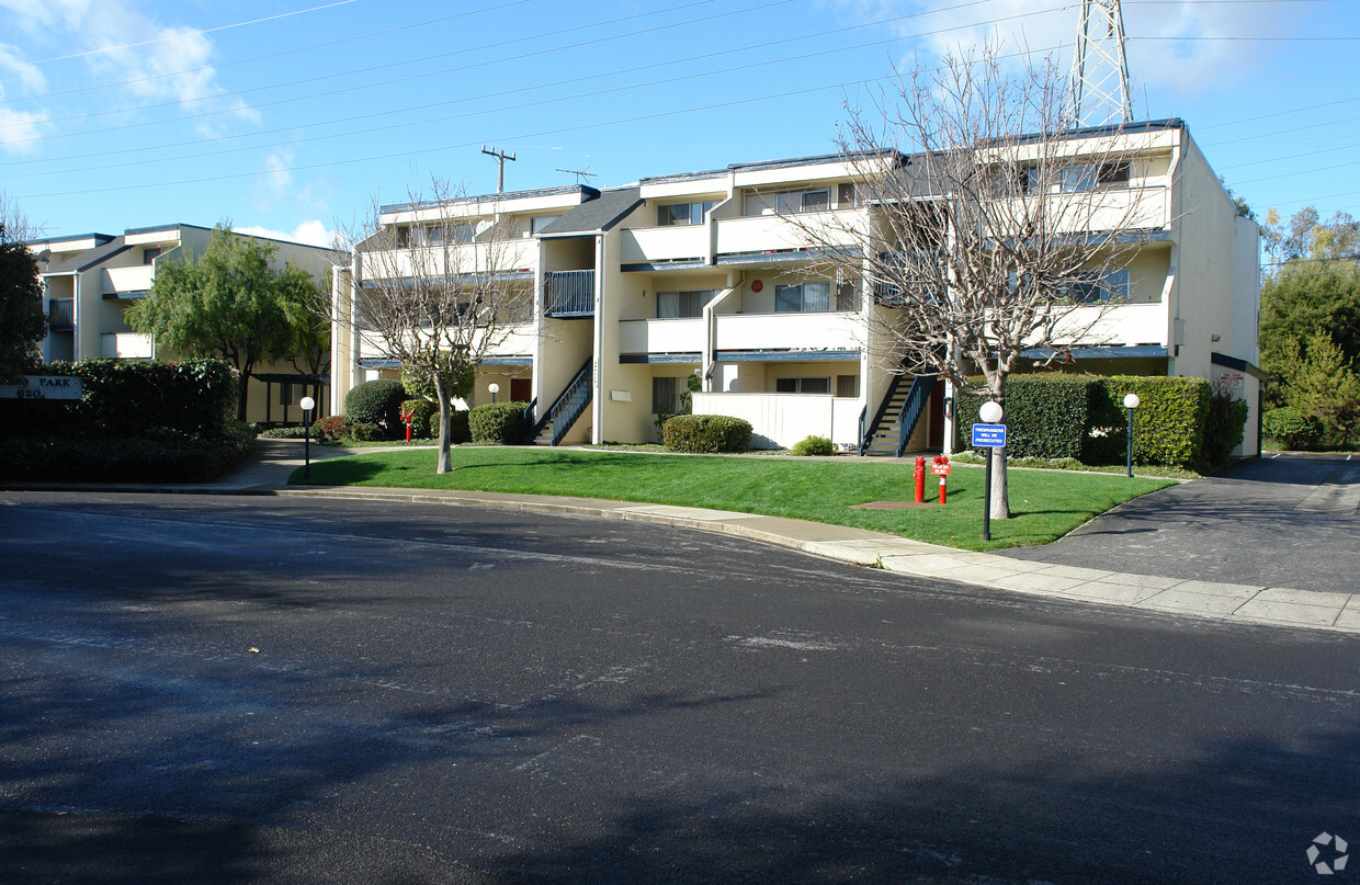 Building Photo - Alamo Park
