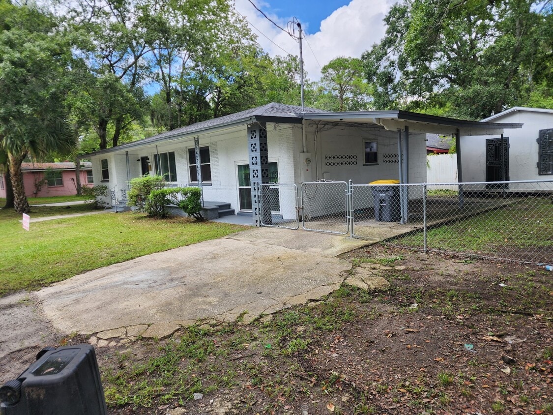 Building Photo - 4123 Wilson St