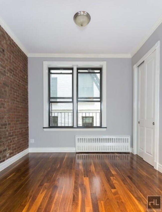 Foto del edificio - E 25TH ST.