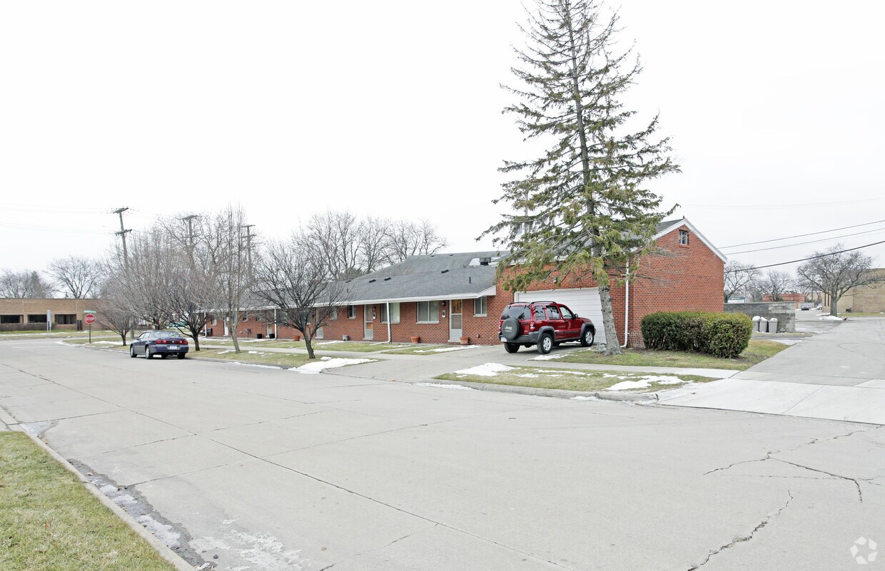 Foto del edificio - Collinson Avenue Apartments