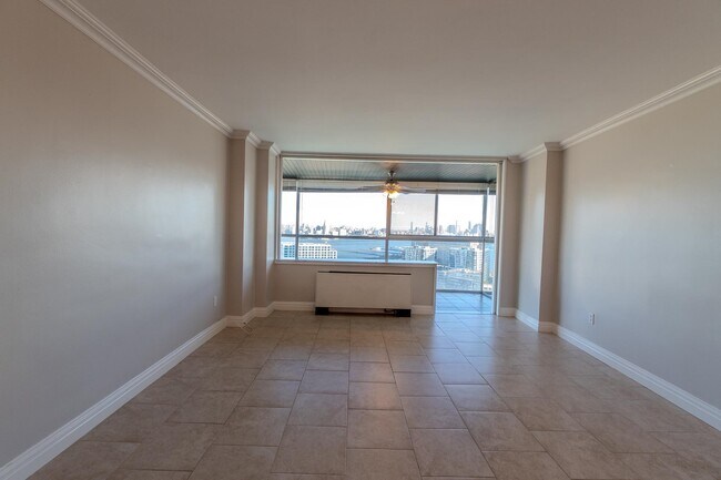 Foto del edificio - 380 Mountain Rd