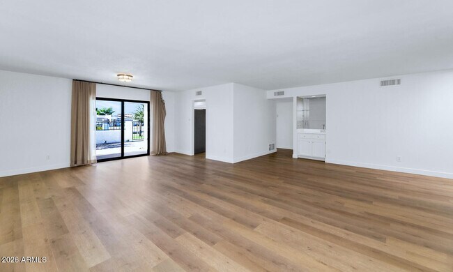 Foto del edificio - 8151 E Del Joya Dr