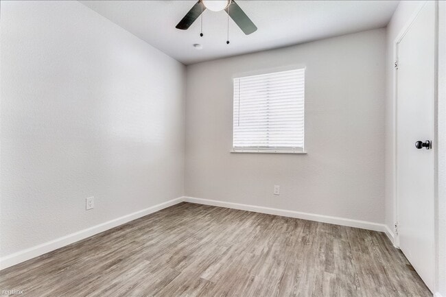 Building Photo - 4 br, 1.5 bath House - 1814 Burke Dr