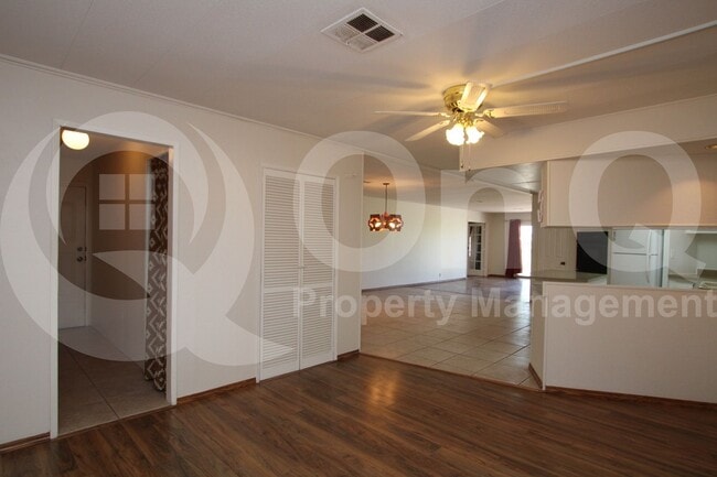 Building Photo - 8935 E Fairway Blvd