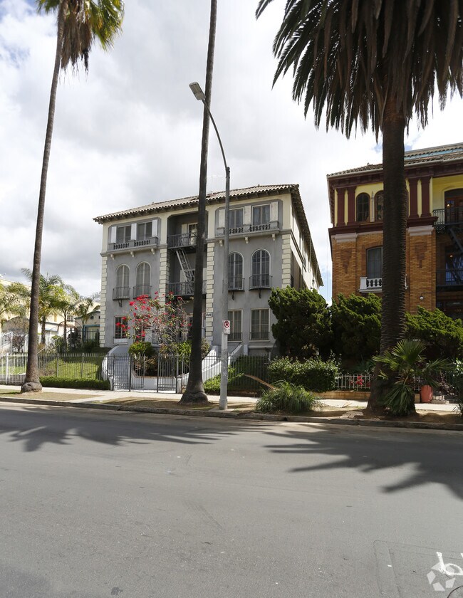 Foto del edificio - 846 S Catalina St