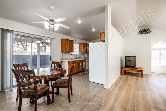 Foto del edificio - FURNISHED HOME