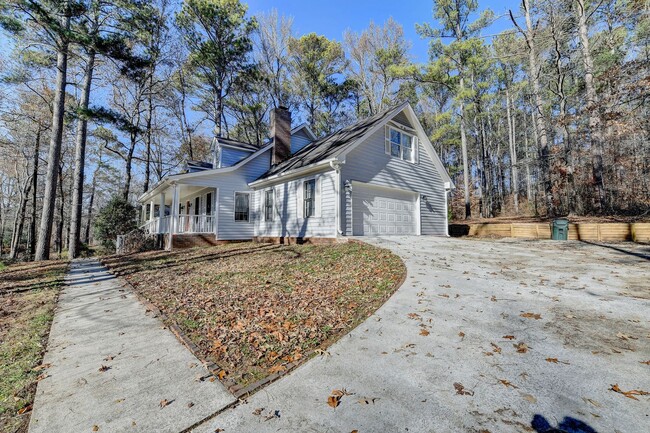 Building Photo - Renovated 4 Bedroom/2.5 Bath Home For Rent...