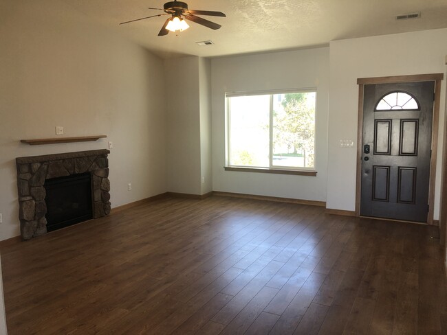 Living Room - 1370 SW Lost Trail Dr