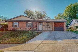 Building Photo - 3524 Pacesetter Dr