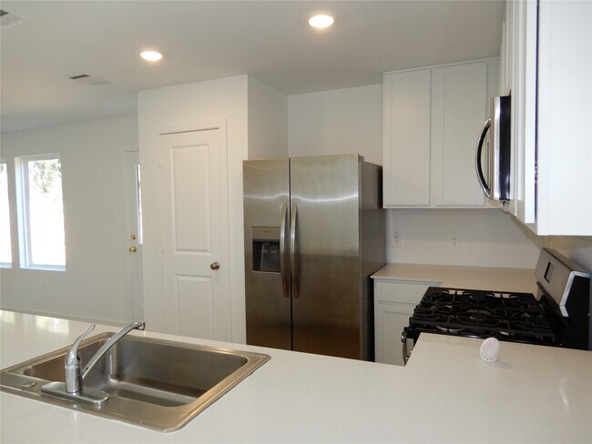 Foto del edificio - 16551 Plum Bark Dr