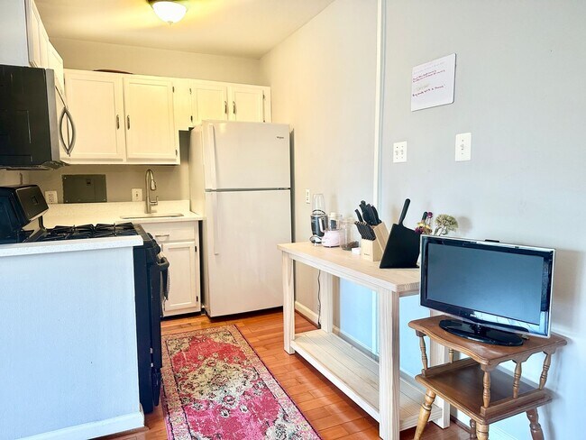 Foto del edificio - 1 Bed 1 Bath!  Pets Welcome!  Parking!