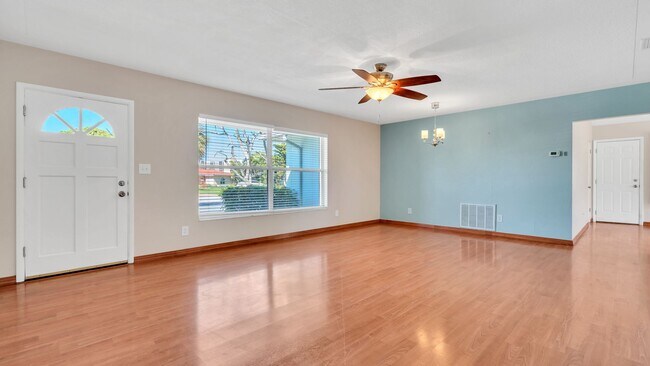 Building Photo - 3bed/2bath Home Off Treasure Island Causew...