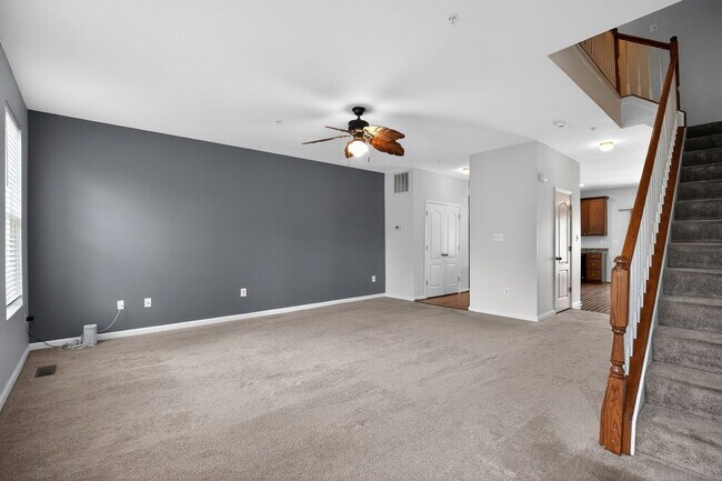 Building Photo - 2864 Hedgerow Pl